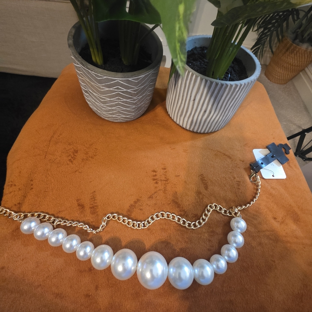 Elegant Pearl and Gold Chain Belt - Picture 7 of 8